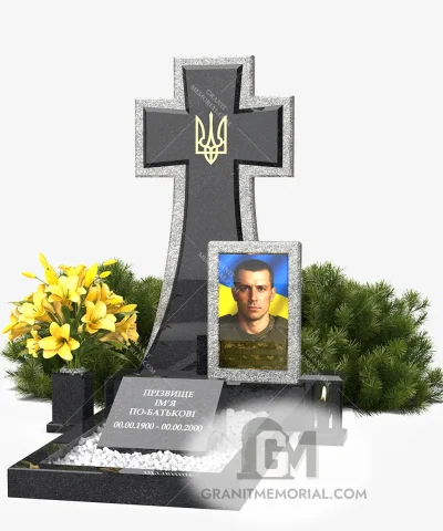 памятник военному с резьбой по камню