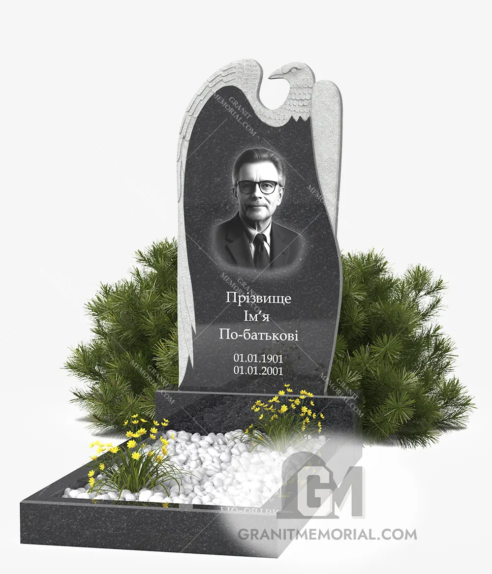 Гранитный памятник с орлом