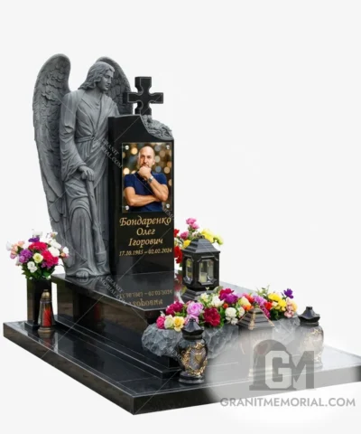 Гранитный комплекс с ангелом-хранителем